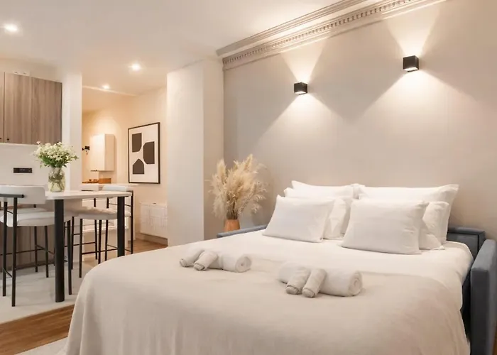 Fabulous Near Pantheon