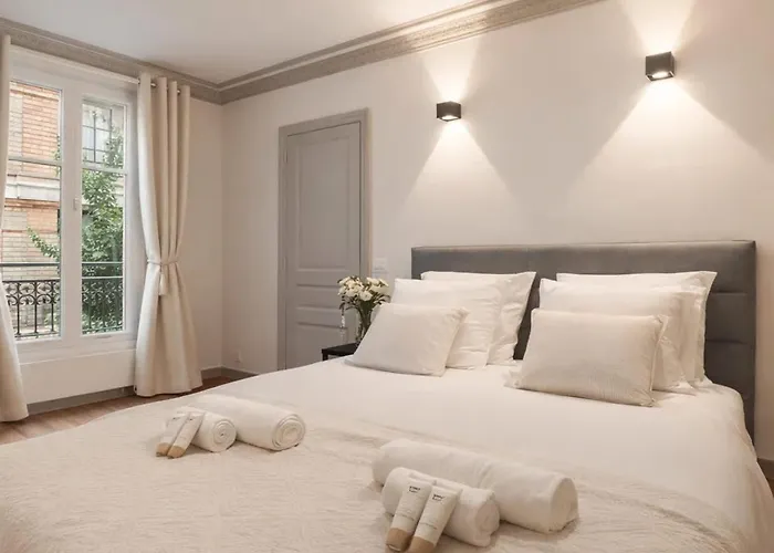 Fabulous Near Pantheon *